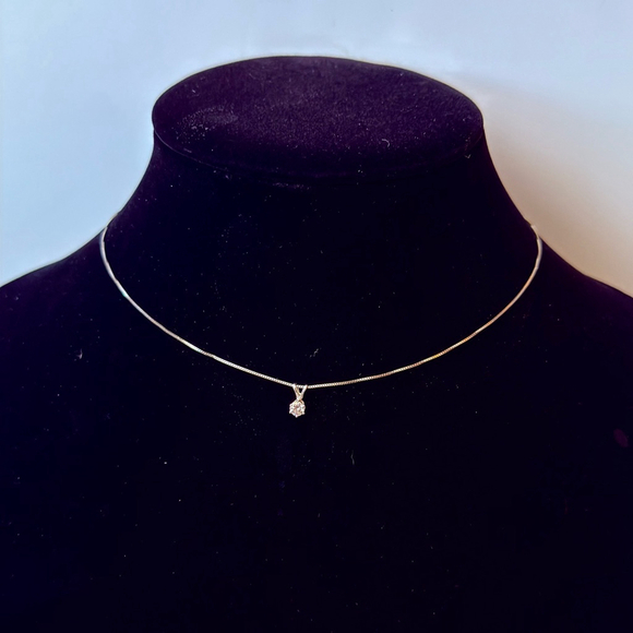 14K Solid White Gold .19ct Round Earth Mined Diamond Solitaire Pendant Necklace - Picture 5 of 7